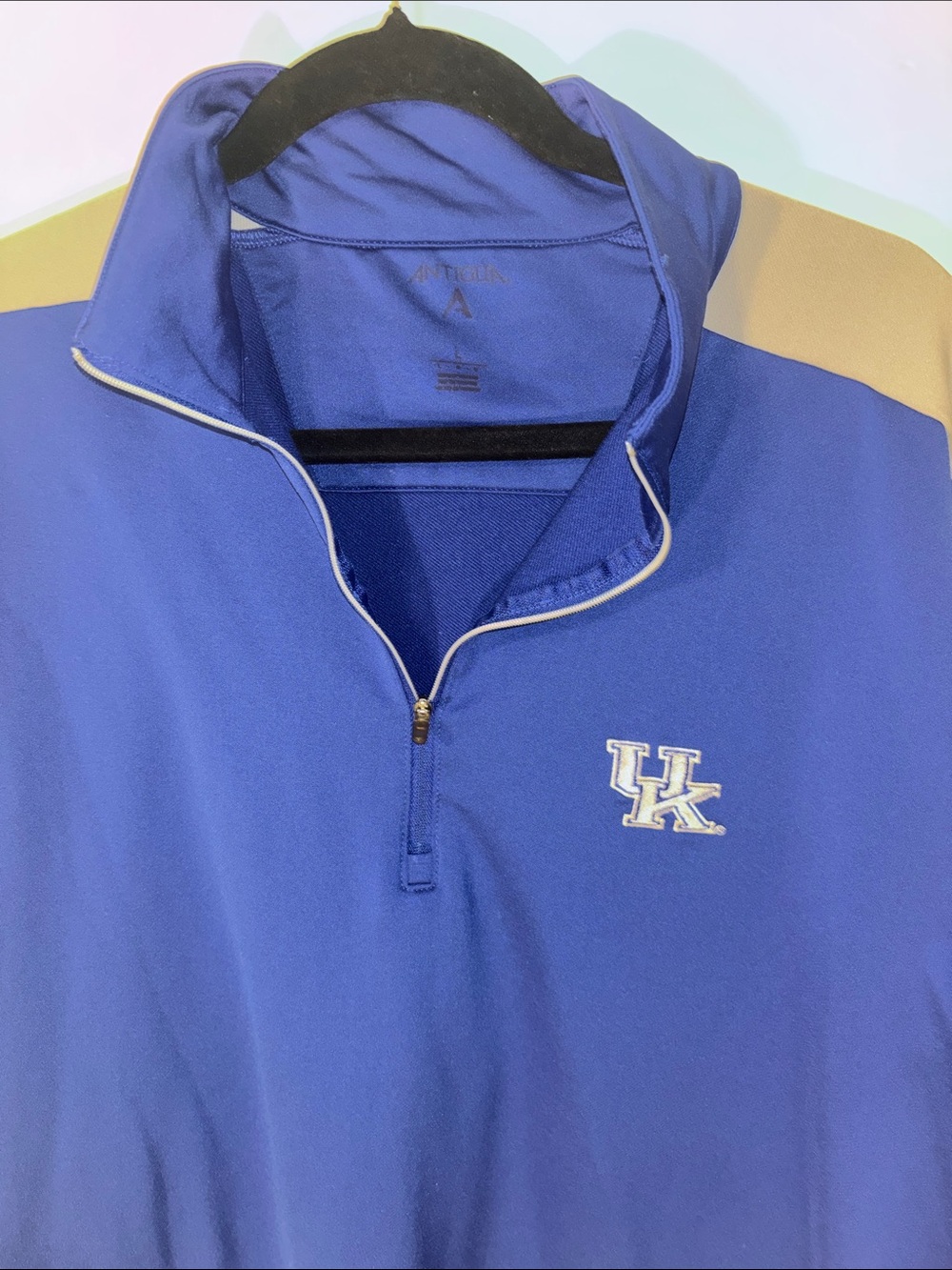 University of Kentucky Royal Blue Quarter-Zip Pullover with Gray Shoulders
